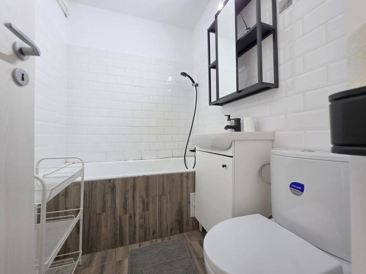 Apartament cu 2 camere decomandat în Drumul Taberei