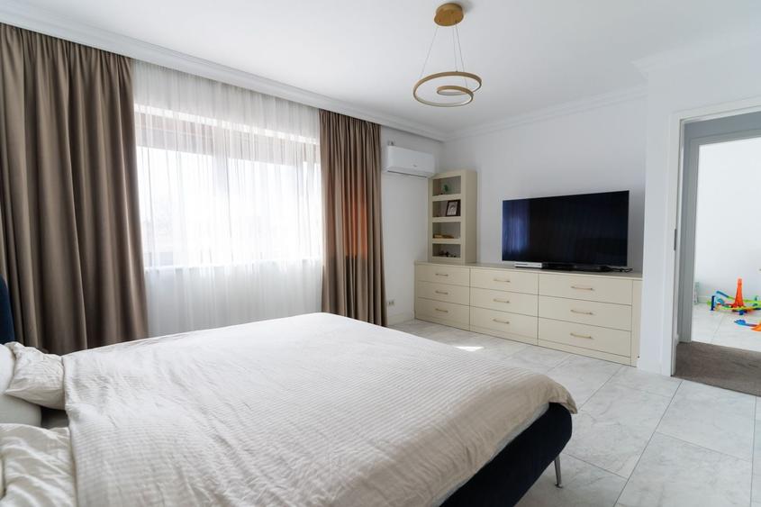 Duplex cu 5 camere cu Canalizare în Mehala