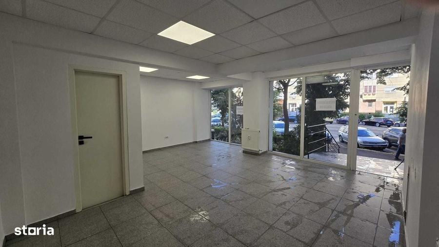Spațiu comercial, de 37 mp, în Decebal