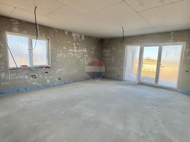 Casă individuală cu 4 camere cu Teren 800 Mp în Livada de Bihor