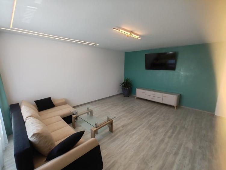 Apartament cu 3 camere decomandat, mobilat în Lumina