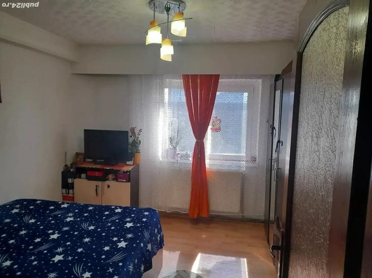 Apartament cu 3 camere decomandat în 1 Mai