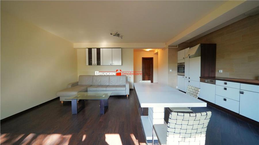 Apartament cu 3 camere decomandat în Ultracentral