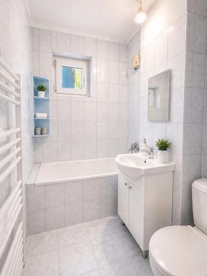Apartament cu 3 camere decomandat în Lacul Tei