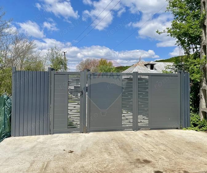 Casă cu 4 camere cu Teren 1397 Mp în Poiana