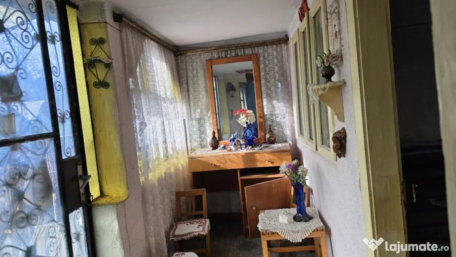 Casă cu 4 camere cu Teren 600 Mp în Central