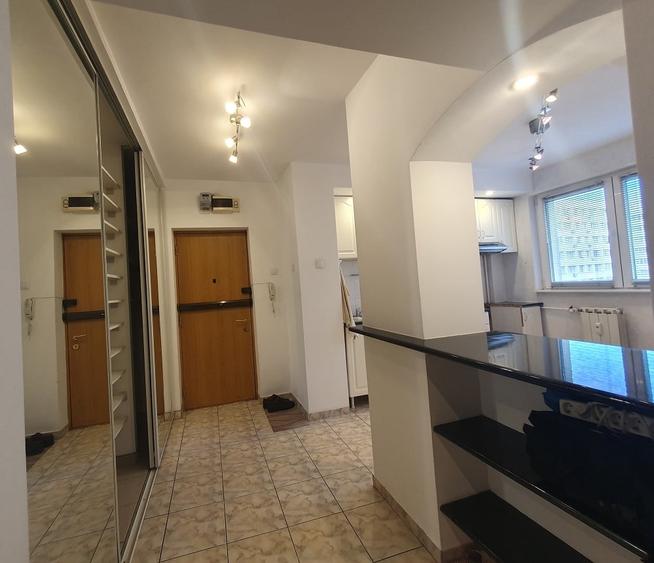 Apartament cu 3 camere decomandat în Obor