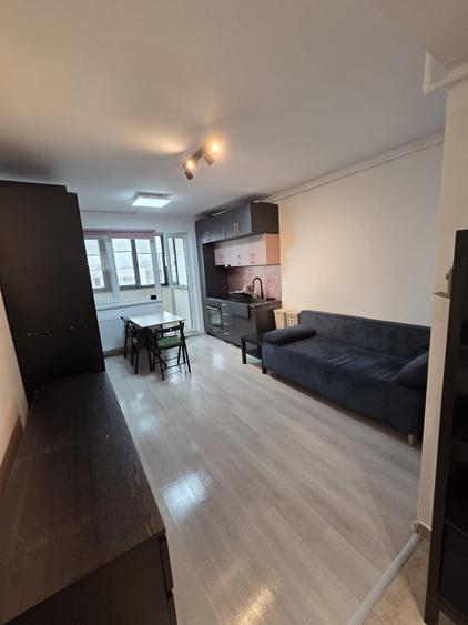 Apartament cu 2 camere semidecomandat în Cățelu