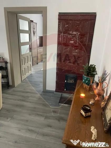 Casă cu 5 camere cu Teren 343 Mp în Central