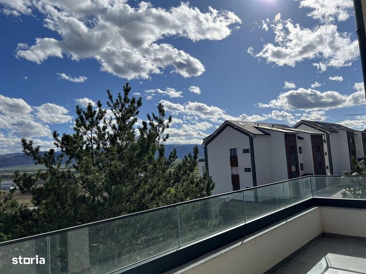 Apartament cu 4 camere, mobilat în Cristian