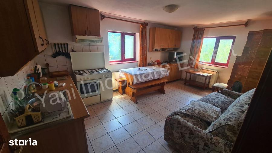 Casă cu 3 camere cu Teren 2469 Mp în Nucșoara