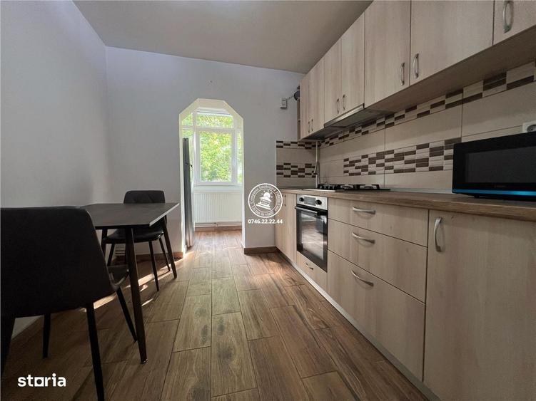 Apartament cu 3 camere decomandat în Târgu Cucu