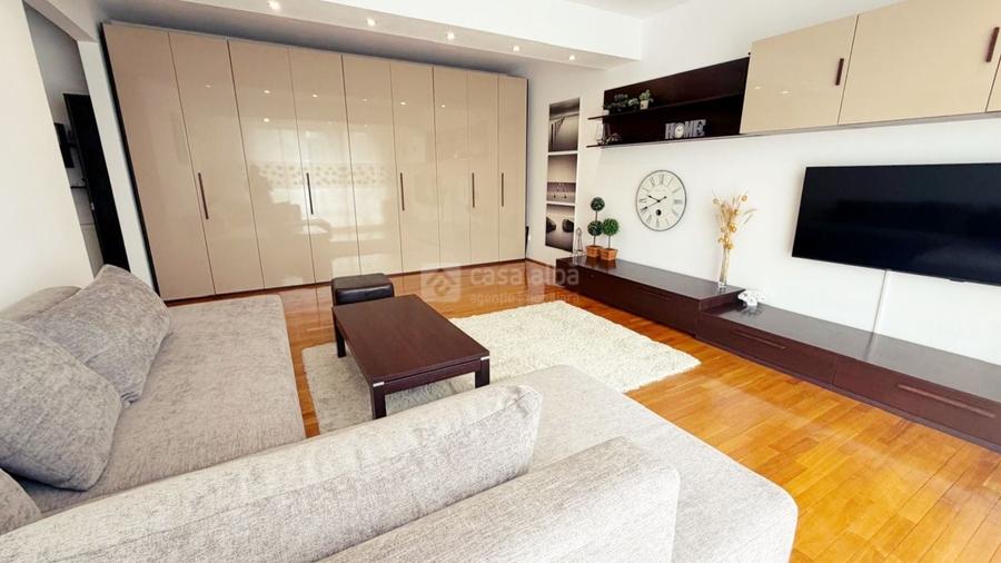 Central, 2 camere premium, vedere spre Mitropolie, parcare inclusa - 1