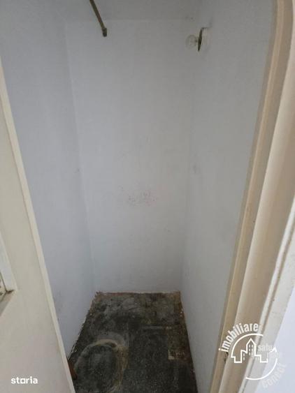 Apartament cu 3 camere semidecomandat în Micro 17