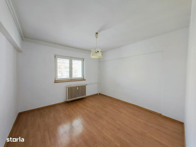 Apartament cu 3 camere decomandat în Muncii