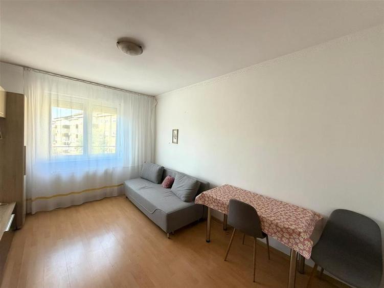 Garsonieră semidecomandată în Decebal