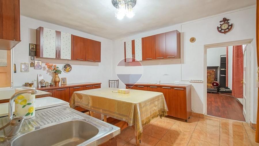 Casă cu 3 camere cu Teren 104 Mp în Schei