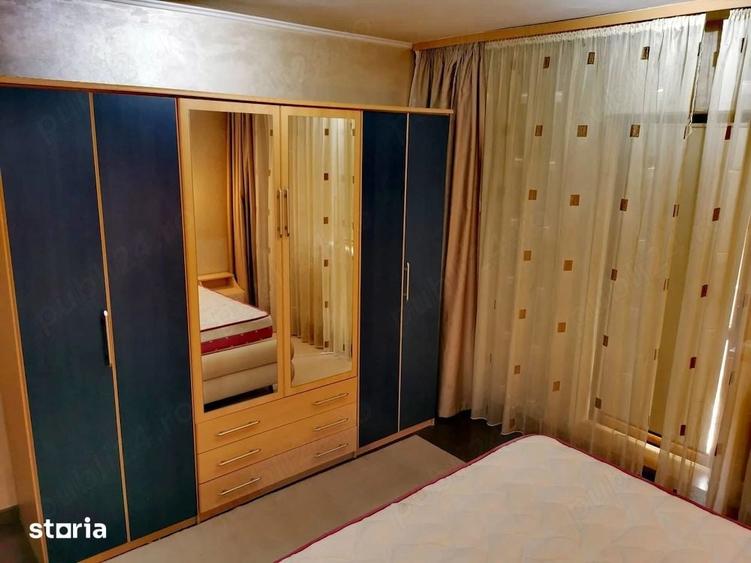 Apartament cu 4 camere decomandat în Central