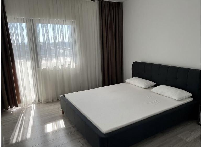 Apartament cu 4 camere decomandat în Exterior Vest
