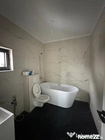 Casă cu 3 camere cu Teren 370 Mp în Central