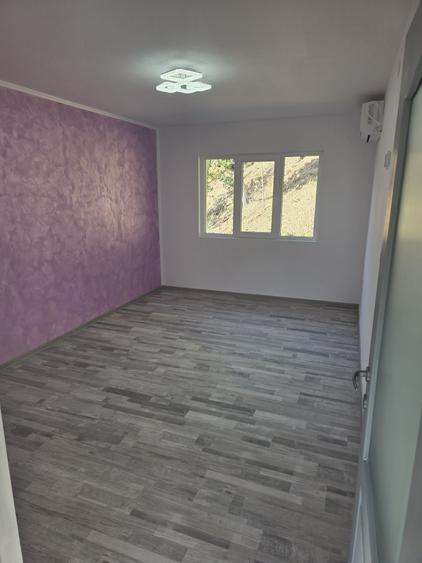 Casă cu 3 camere în Leșnic