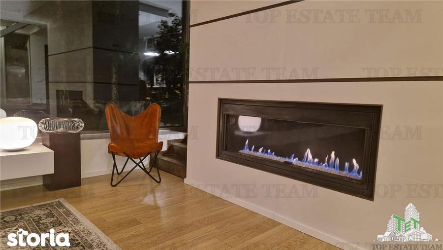 Casă cu 7 camere cu Teren 1334 Mp în Central