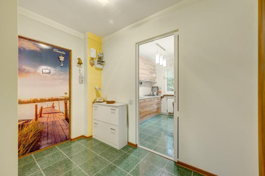 Apartament cu 3 camere decomandat în Berceni
