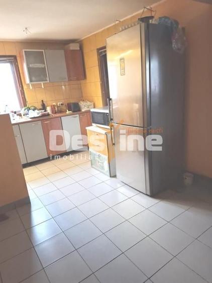 Casă individuală cu 6 camere cu Canalizare în Poiana Câmpina