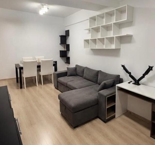 Apartament cu 2 camere decomandat în Drumul Taberei