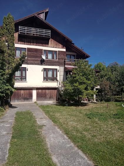 Casă cu Teren 1300 Mp în Bran