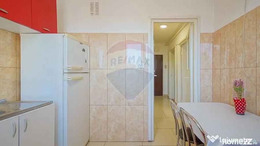 Apartament cu 3 camere semidecomandat în Astra