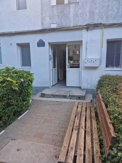 Apartament cu 2 camere decomandat în Sud