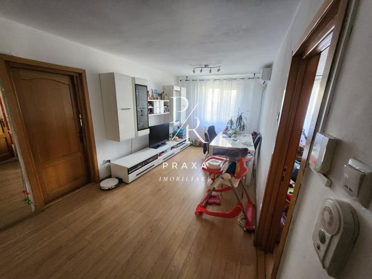 Apartament cu 4 camere semidecomandat, mobilat în Mănăștur