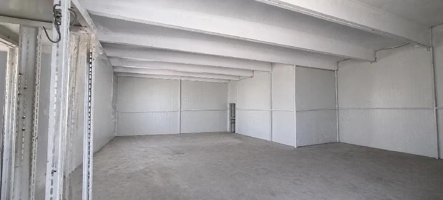 Spațiu comercial, de 200 mp, în Pleașa