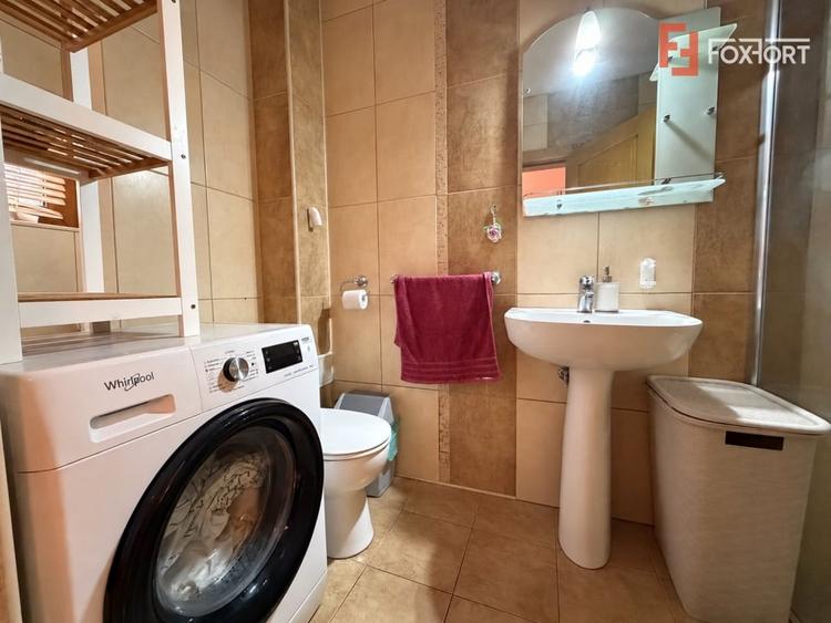 Casă individuală cu 5 camere cu Canalizare în Sânandrei
