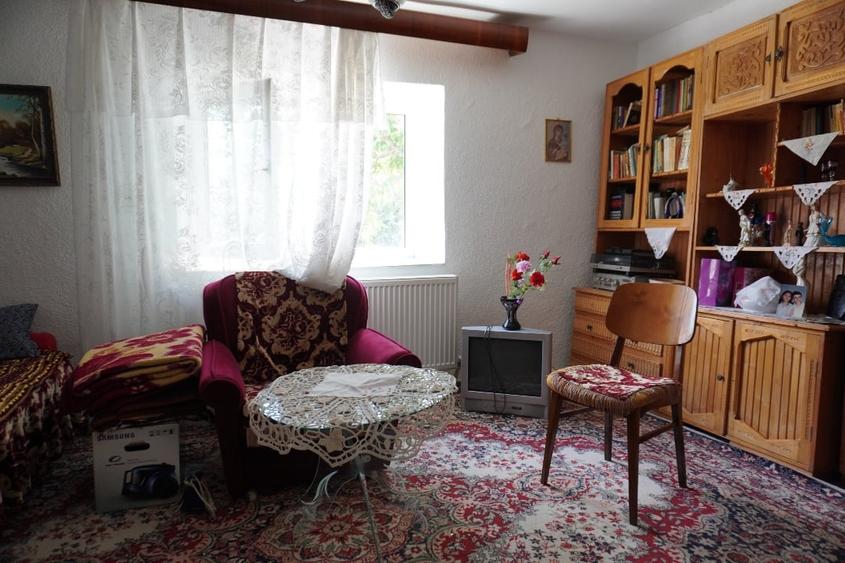 Casă individuală cu 3 camere cu Canalizare în Nord