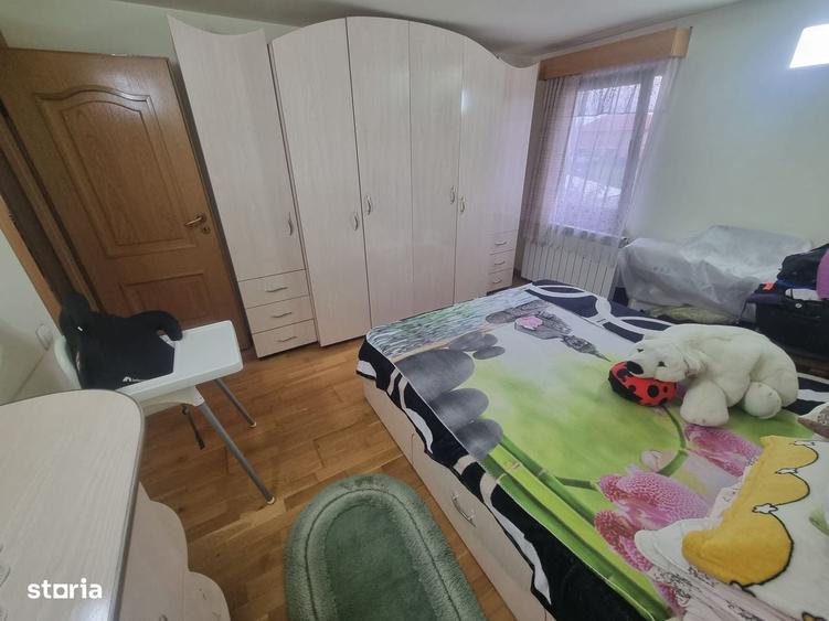 Casă cu 4 camere în Est