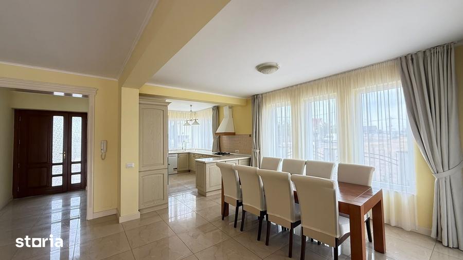 Casă cu 4 camere cu Teren 600 Mp în Central