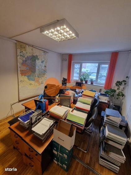 Apartament cu 4 camere decomandat în Crângași