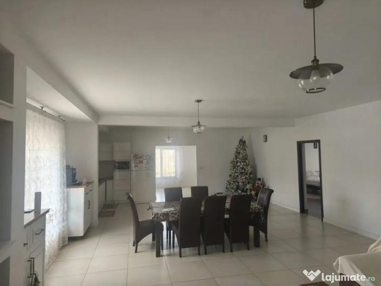 Spațiu comercial, de 2,100 mp, în Siret