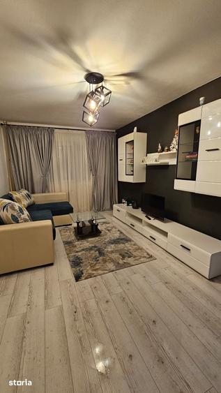 Apartament cu 3 camere decomandat în Calea București