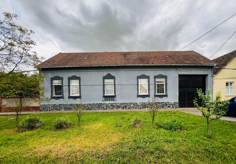 Duplex cu 5 camere cu Canalizare în Dumbrăvița