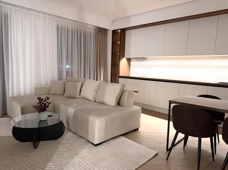 Apartament cu 3 camere decomandat, mobilat în Central