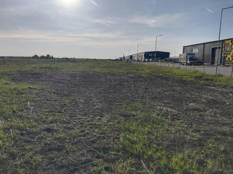 Teren de 14100 mp, în Central