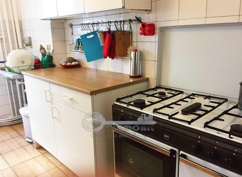Apartament cu 3 camere decomandat în Ultracentral