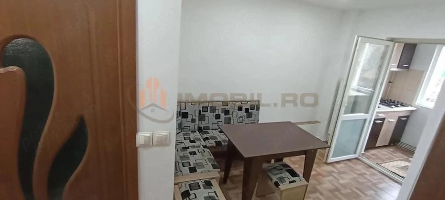 Garsonieră decomandată în Podul de Fier