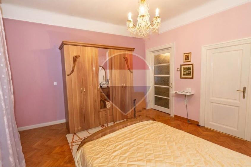 Casa de vanzare, 138 mpu, 244 teren, curte, garaj,  Cartierul Domenii - 35
