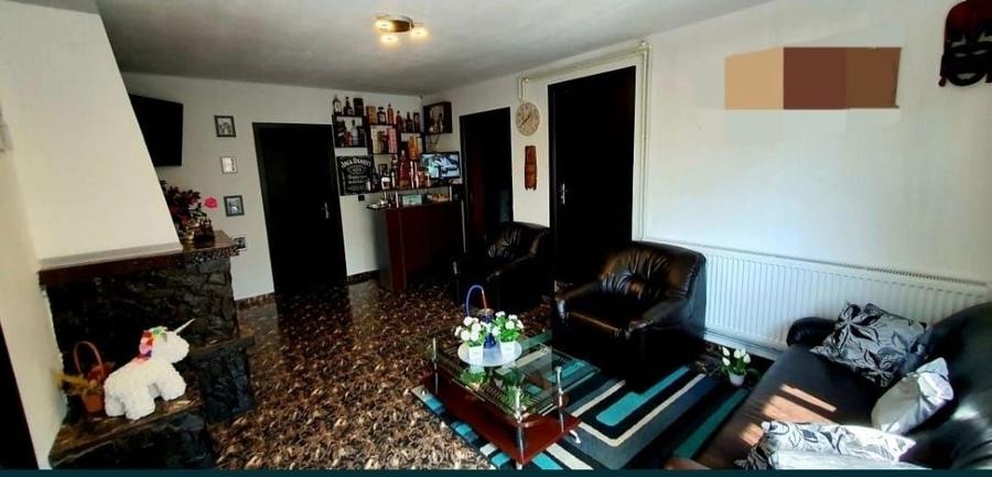 Casă cu 4 camere în Central