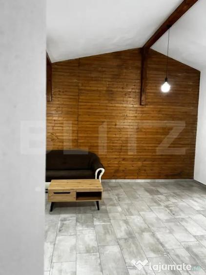 Casă cu 7 camere cu Teren 182 Mp în Beclean