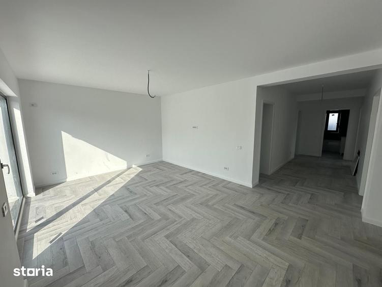 Casă cu 4 camere cu Teren 400 Mp în Clinceni